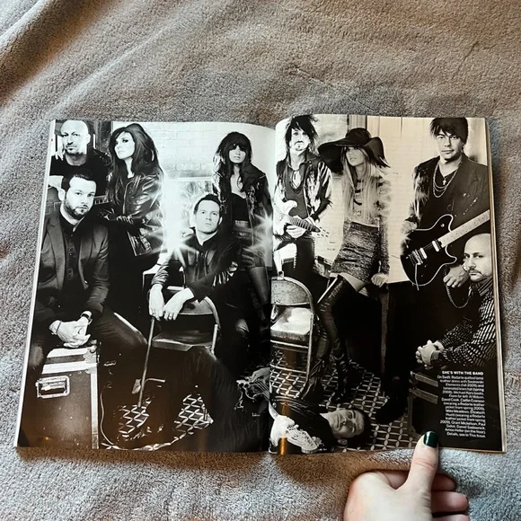 Taylor Swift Vogue Magazine Cover Feb 2012 February Story Rare - Picture 6 of 9